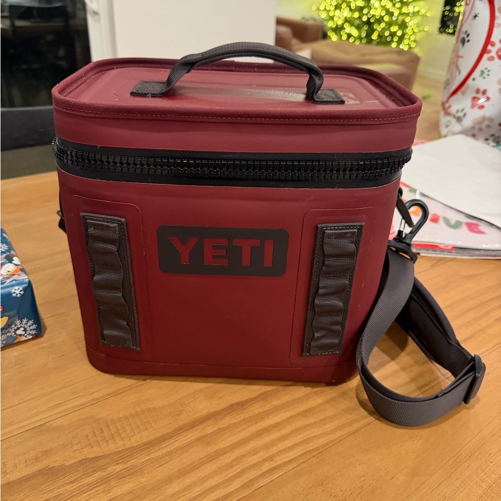 YETI HOPPER FLIP 8